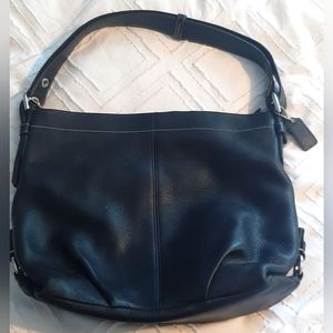 Coach textured black leather shoulder bag. A1376-F15064
